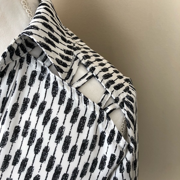 Candies Chevron Cold Shoulder Top - Picture 3 of 8